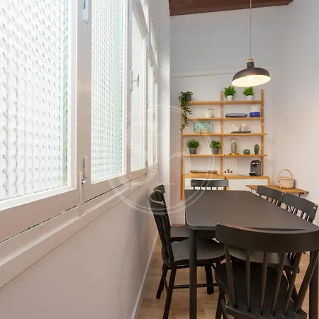 Modern Flat Near Sagrada Familia * Barcelona