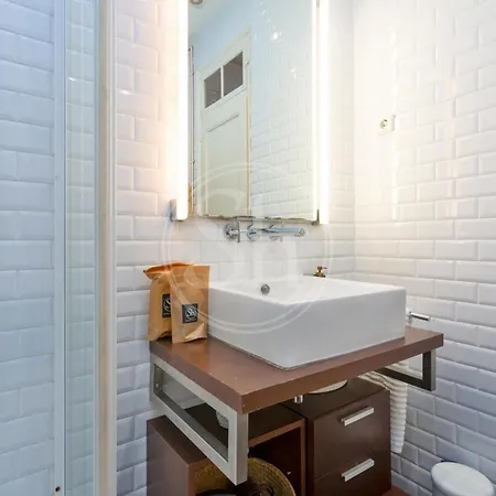 Modern Flat Near Sagrada Familia *