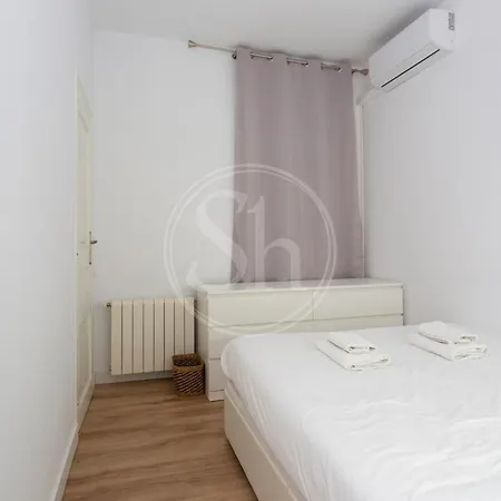 Modern Flat Near Sagrada Familia Barcelona