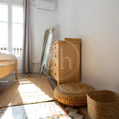 Modern Flat Near Sagrada Familia Apartment