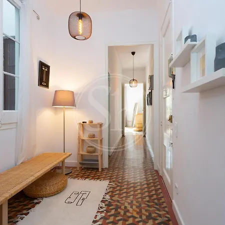Modern Flat Near Sagrada Familia Barcelona
