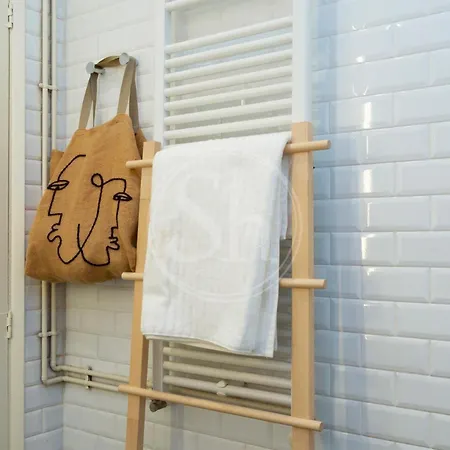 Modern Flat Near Sagrada Familia * Barcelona