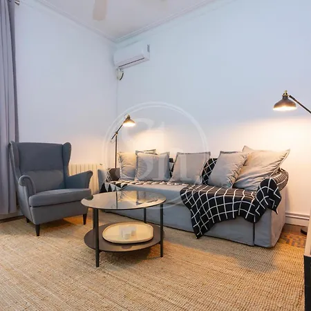 Modern Flat Near Sagrada Familia Barcelona